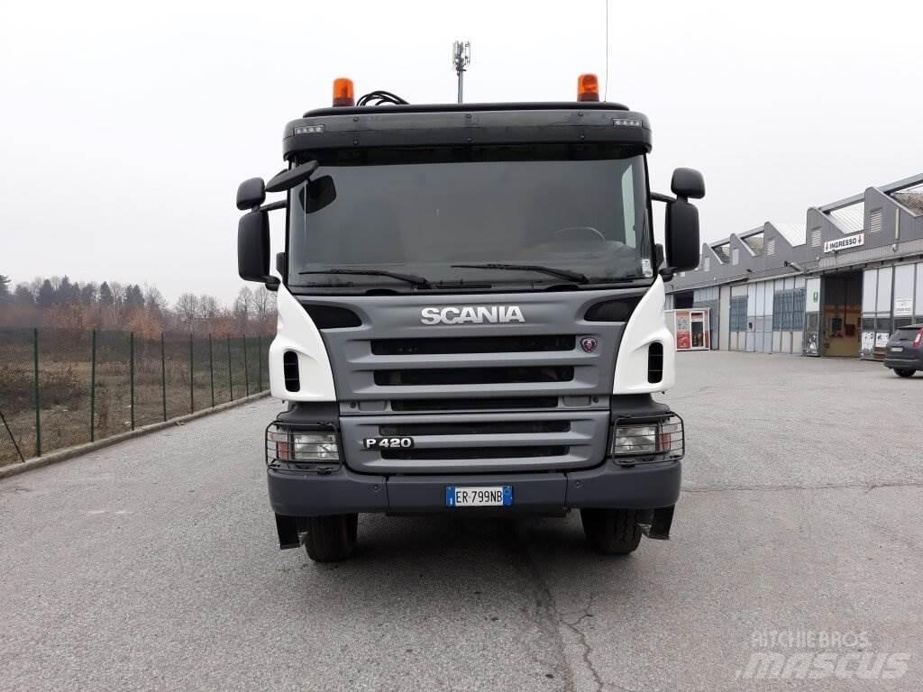 Scania P420 8X4 شاحنات أخرى