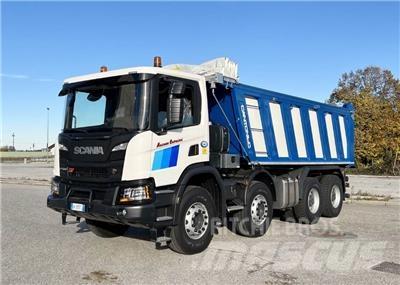 Scania P500 XT 8X4 شاحنات أخرى