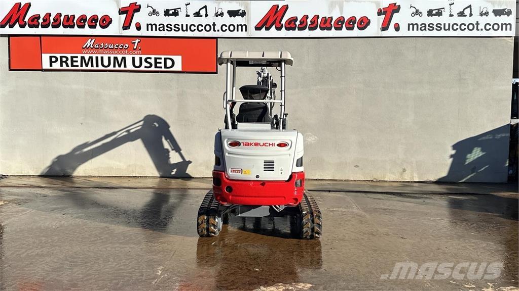 Takeuchi TB225 حفارات صغيرة أقل من 7 طن (حفارات صغيرة)