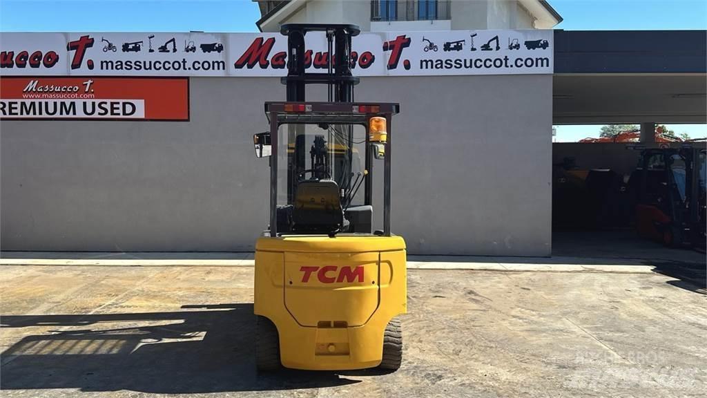 TCM FB30-7V شاحنات ذات رافعات شوكية تعمل بالكهرباء