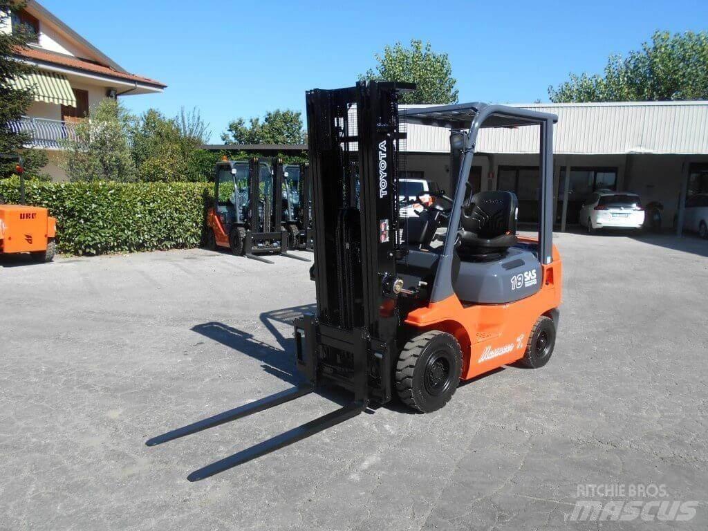 Toyota 02-7FDF18 شاحنات الديزل
