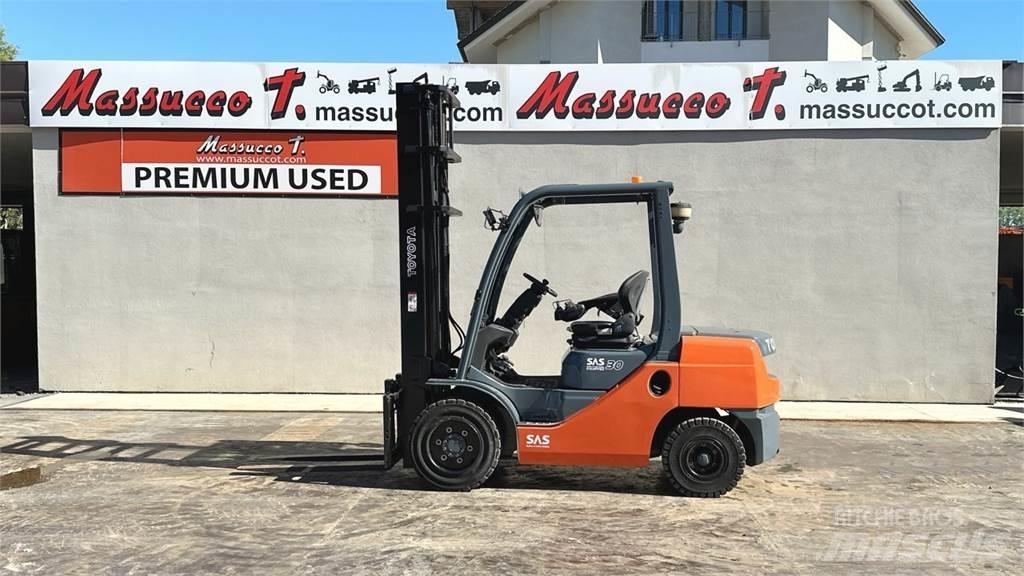 Toyota 02-8FDF30 شاحنات الديزل