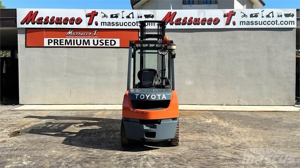 Toyota 02-8FDF30 شاحنات الديزل