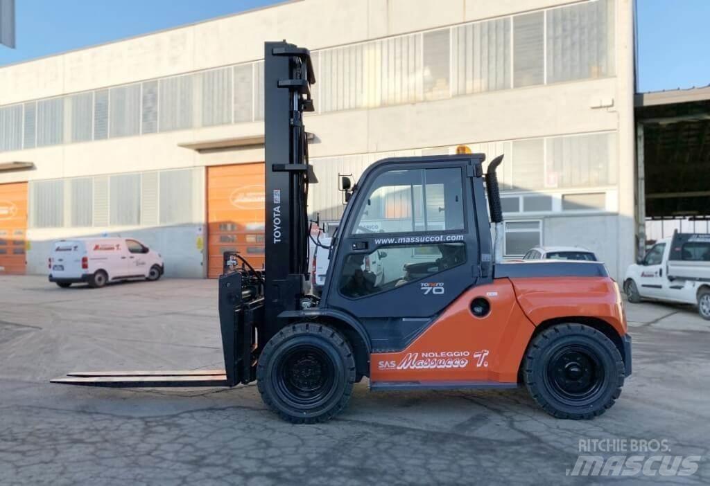 Toyota 40-8FD70N شاحنات الديزل