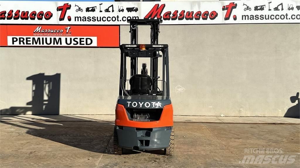 Toyota 52-8FDF30 شاحنات الديزل