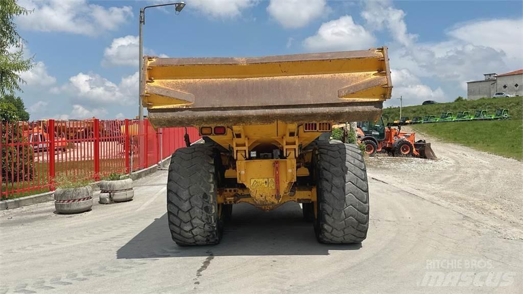 Volvo A30G 6x6 عربات نقل قلابة للمواقع