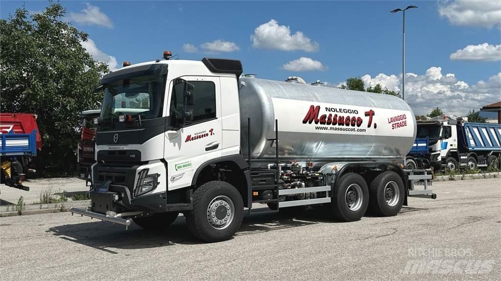 Volvo FMX 6X6 شاحنات ذات صهاريج