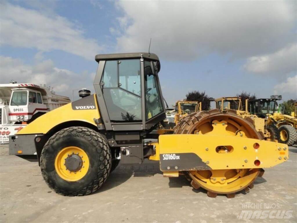 Volvo SD160-DX ضاغطات التربة