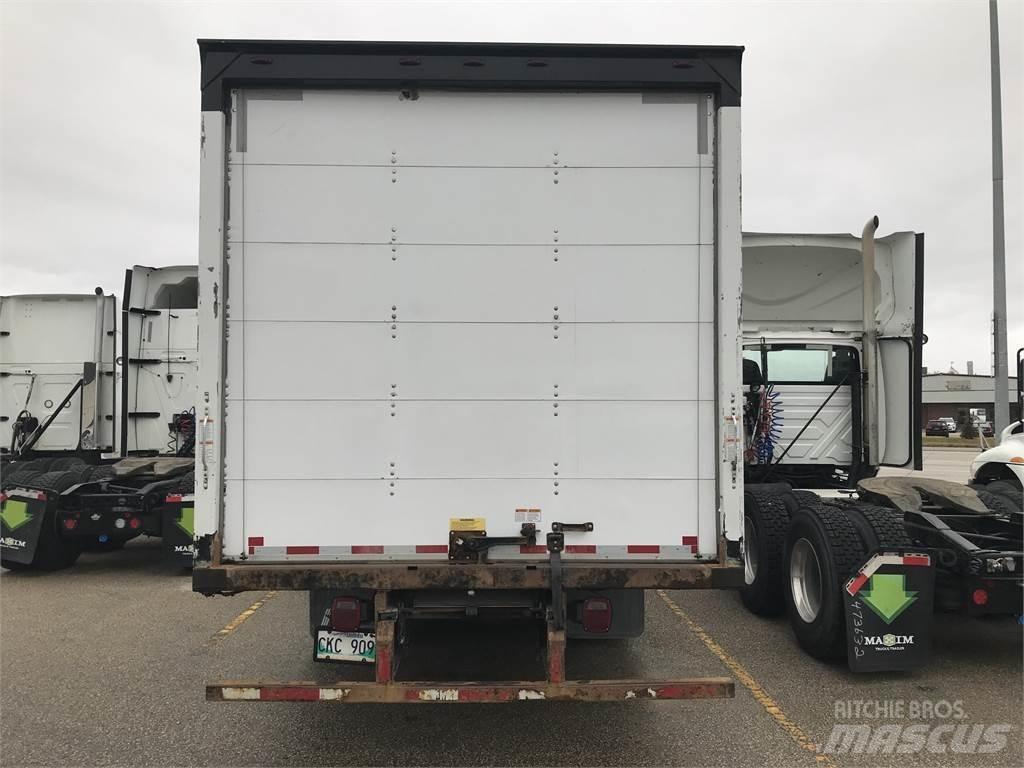 Freightliner M2 شاحنات ذات هيكل صندوقي