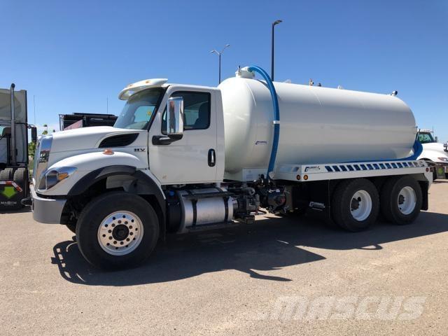 International HV شاحنات المخلفات