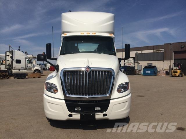 International LT Tractor Units