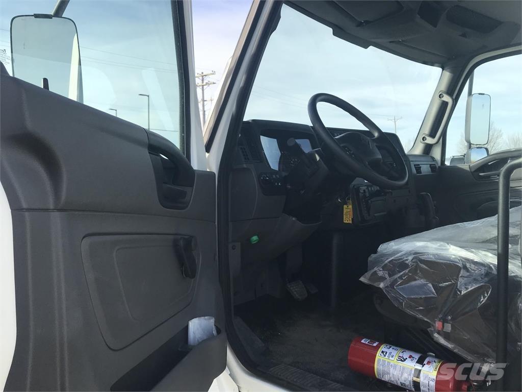 International MV شاحنات ذات صهاريج