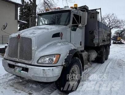 Kenworth T300 شاحنات قلابة