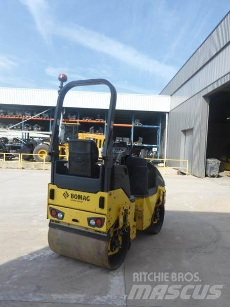 Bomag BW100 ضاغطات التربة