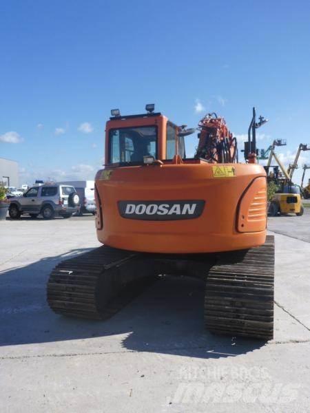 Doosan DX140LC حفارات زحافة