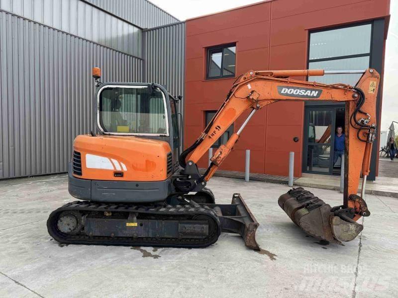 Doosan DX63 حفارات صغيرة أقل من 7 طن (حفارات صغيرة)