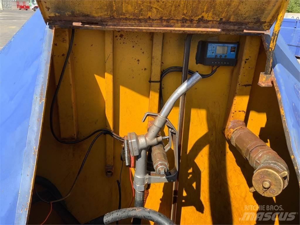 Blue Diesel Tank ماكينات زراعية أخرى