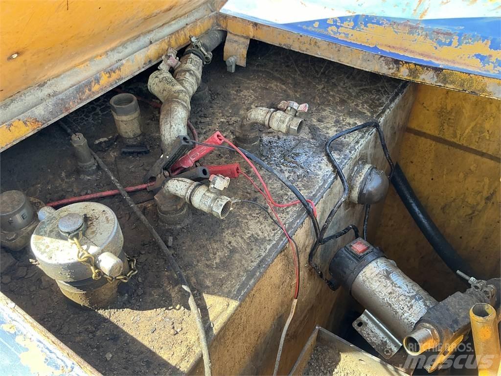 Blue Diesel Tank ماكينات زراعية أخرى