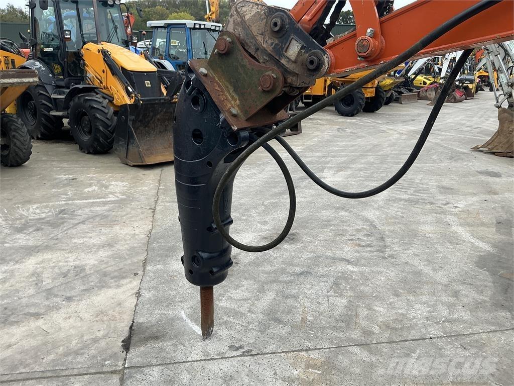 CNH Breaker ماكينات زراعية أخرى