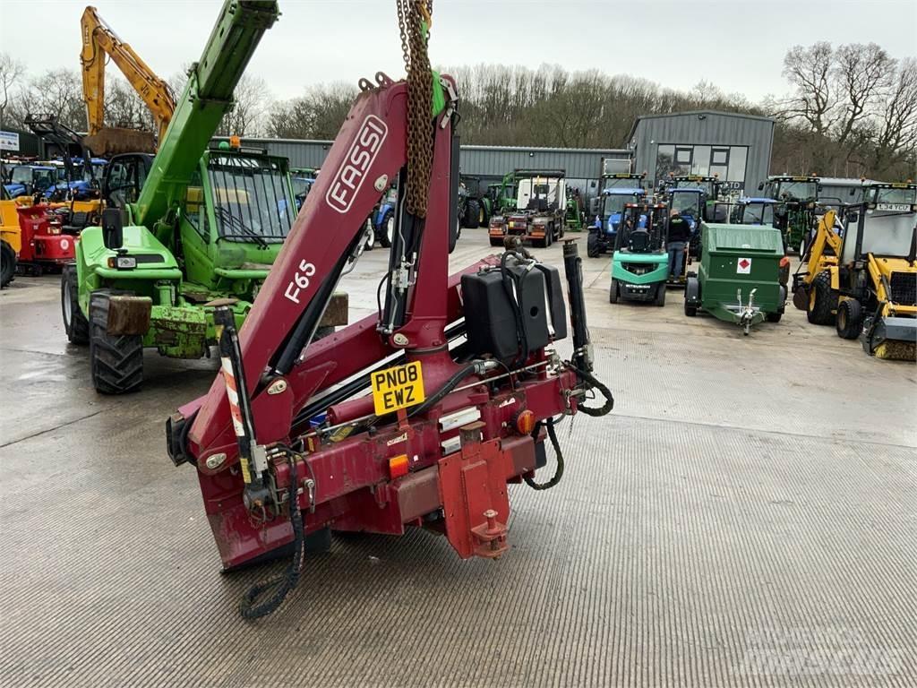 Fassi F65 Crane ماكينات زراعية أخرى