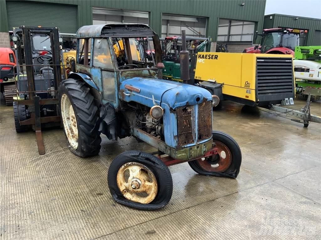 Fordson Super Major ماكينات زراعية أخرى