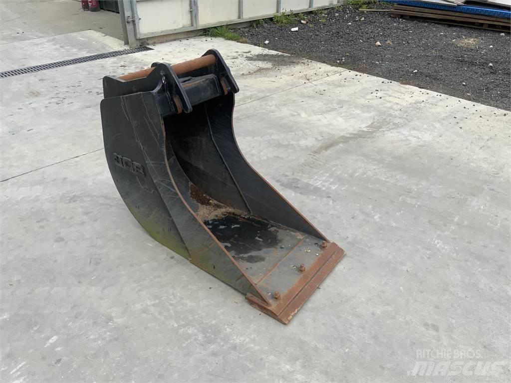 JCB 2ft bucket ماكينات زراعية أخرى