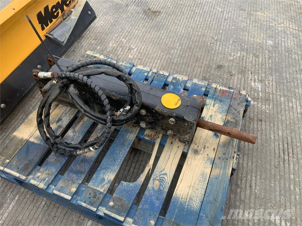 JCB Breaker ماكينات زراعية أخرى