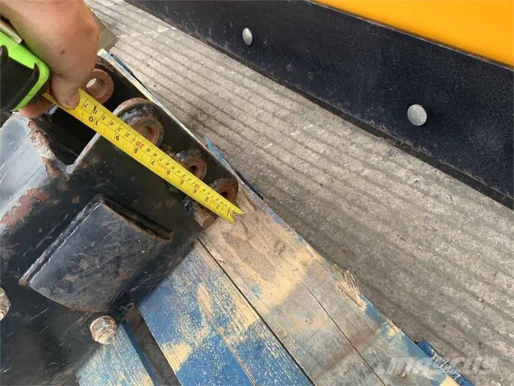 JCB Breaker ماكينات زراعية أخرى