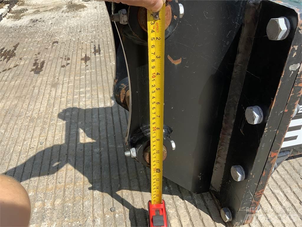 JCB MH 026T Breaker ماكينات زراعية أخرى
