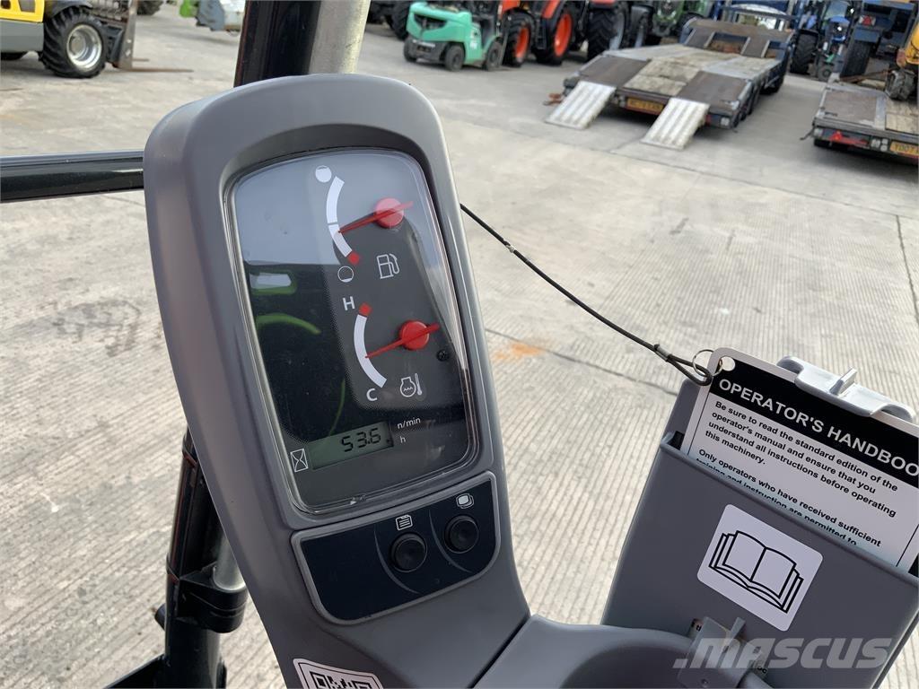 Kubota KX015-4 Digger ماكينات زراعية أخرى