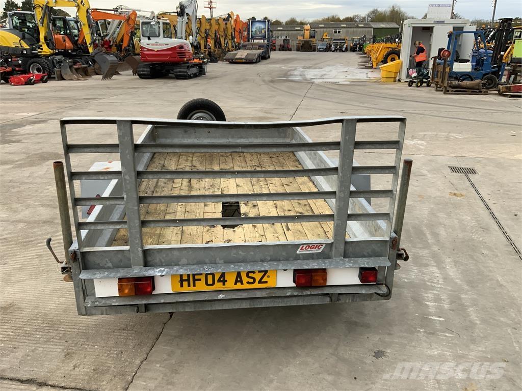 Logic 10,5 Trailer ماكينات زراعية - غير ذلك