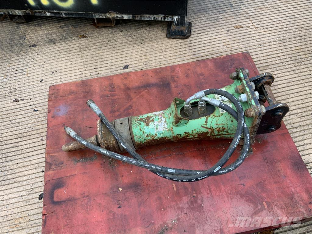 Montabert Breaker ماكينات زراعية - غير ذلك