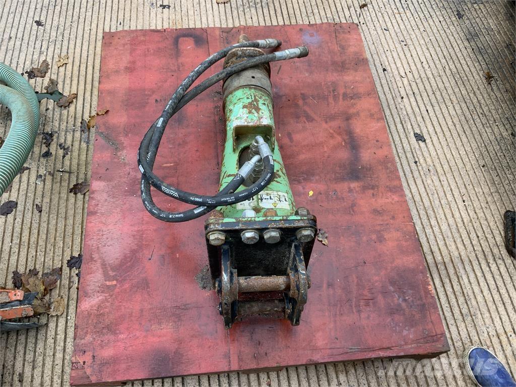 Montabert Breaker ماكينات زراعية - غير ذلك