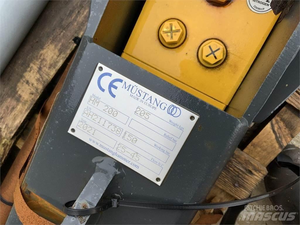 Mustang HM200 Breaker ماكينات زراعية أخرى