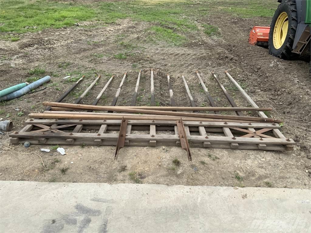  Old School Hay Rake ماكينات زراعية أخرى