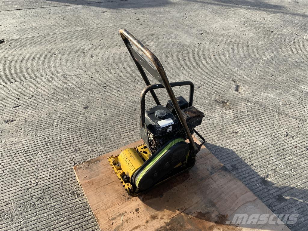 Yellow Wacker Plate ماكينات زراعية أخرى