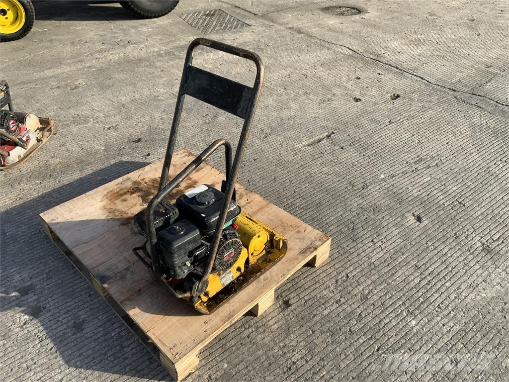 Yellow Wacker Plate ماكينات زراعية أخرى
