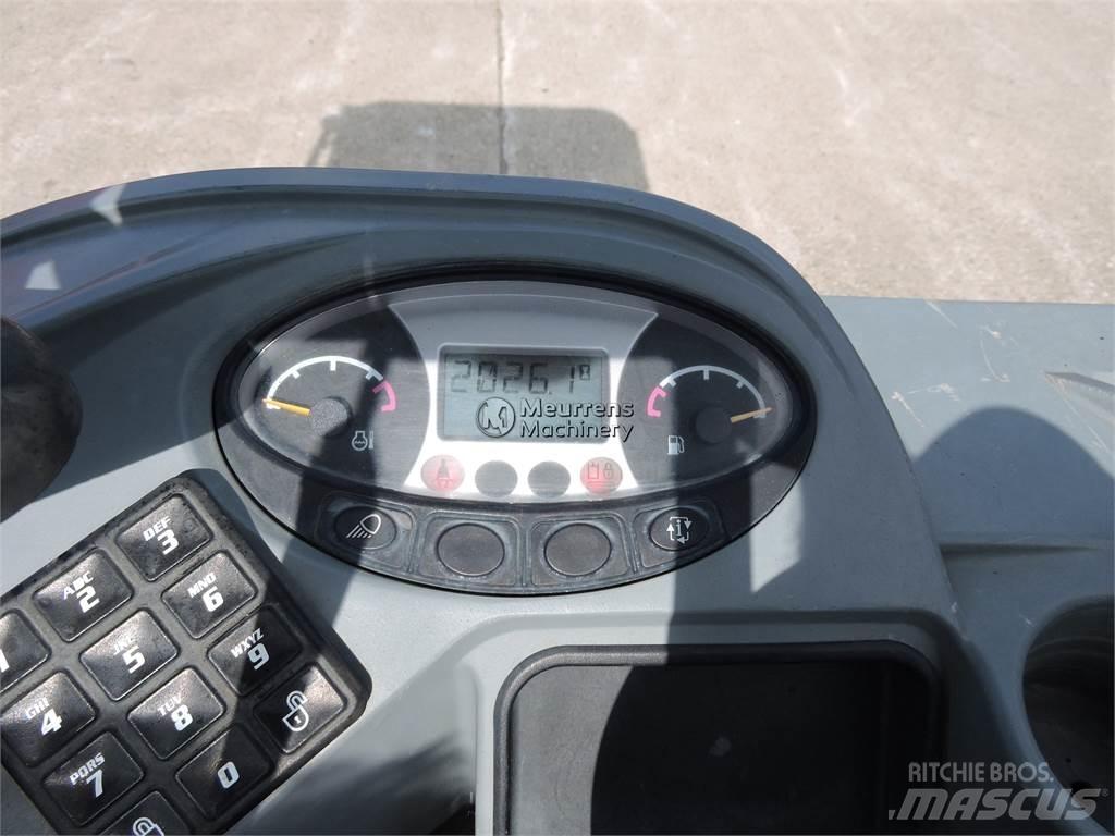 Bobcat E17 أخرى