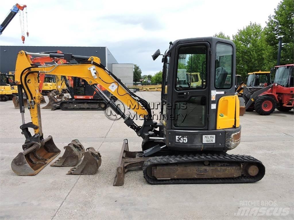 Bobcat E35 أخرى
