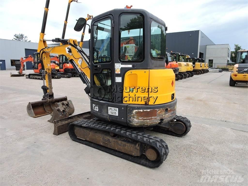 Bobcat E35 أخرى