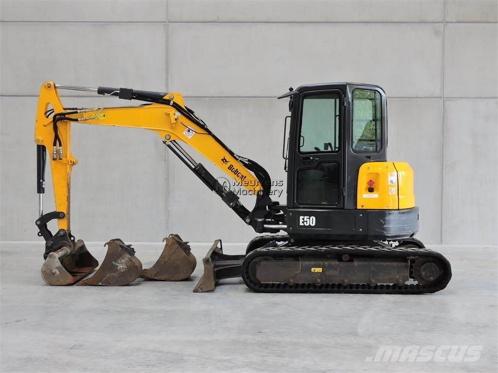 Bobcat E50 أخرى