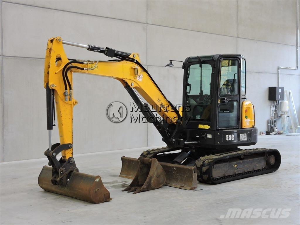 Bobcat E50 أخرى