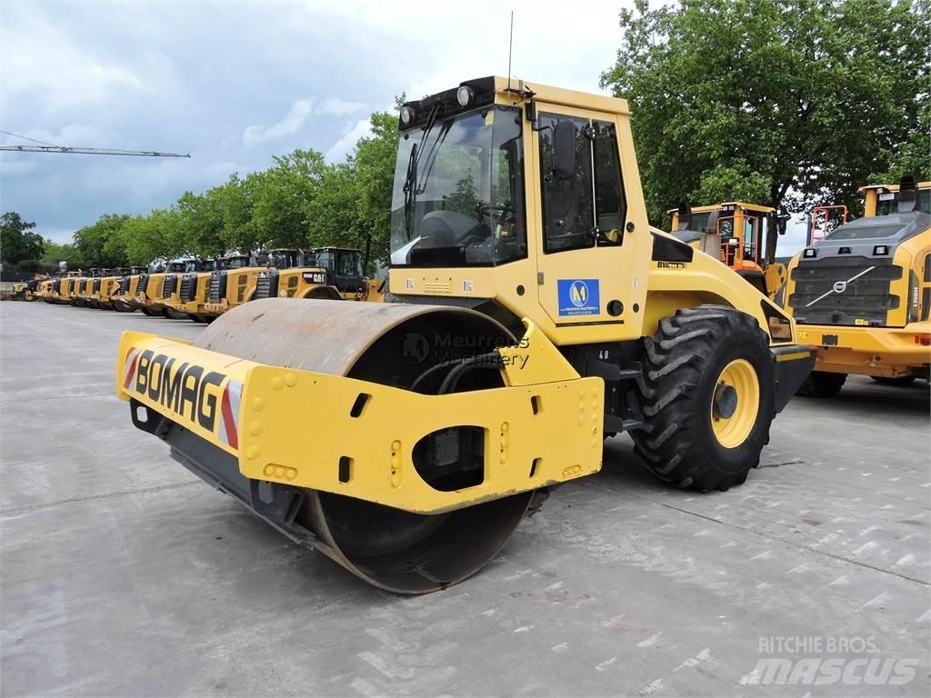 Bomag BW211D-4 مداحل متنوعة