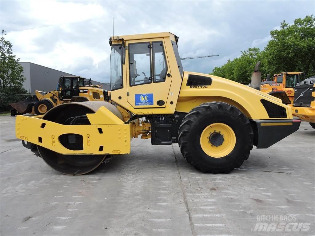 Bomag BW211D-4 مداحل متنوعة