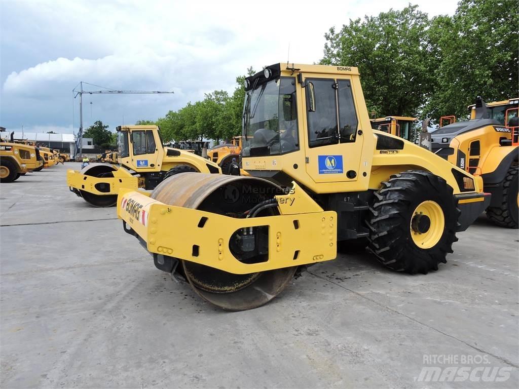 Bomag BW211D-4 مداحل متنوعة