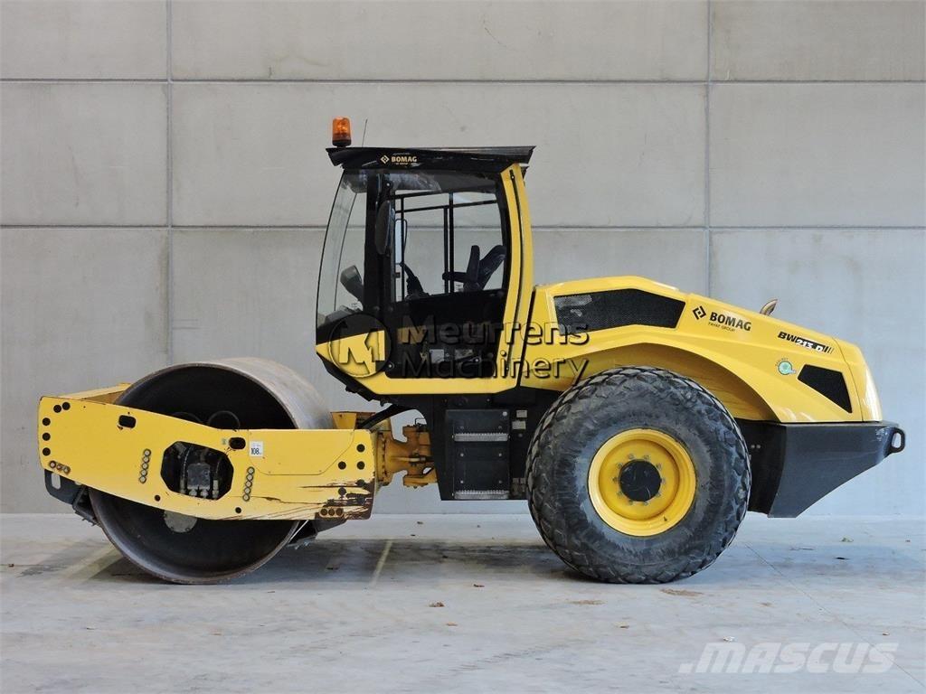 Bomag BW213 مداحل متنوعة