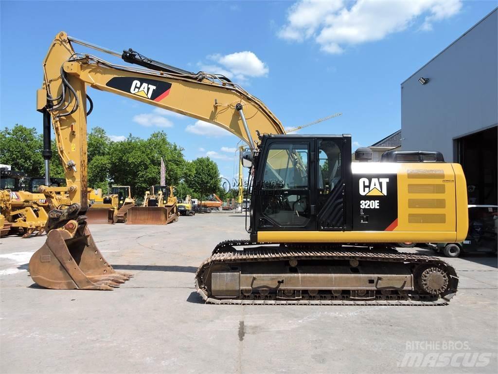 CAT 320EL حفارات زحافة