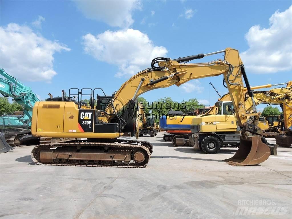 CAT 320EL حفارات زحافة
