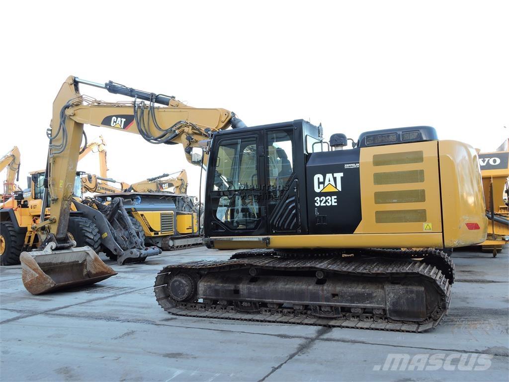 CAT 323E حفارات زحافة