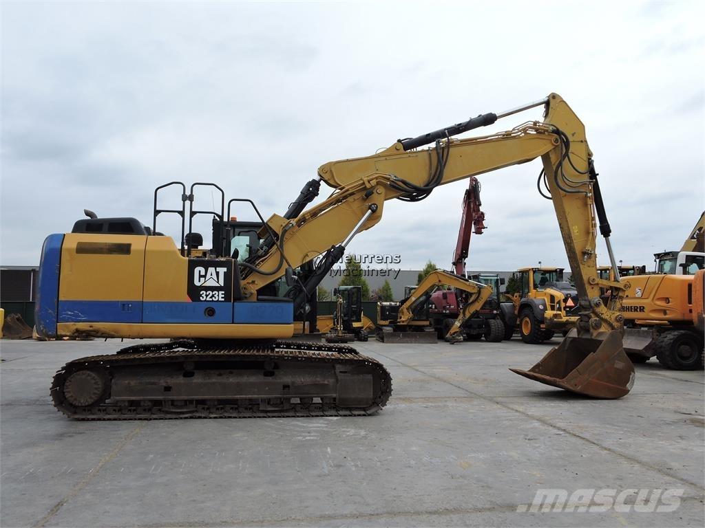 CAT 323EL حفارات زحافة